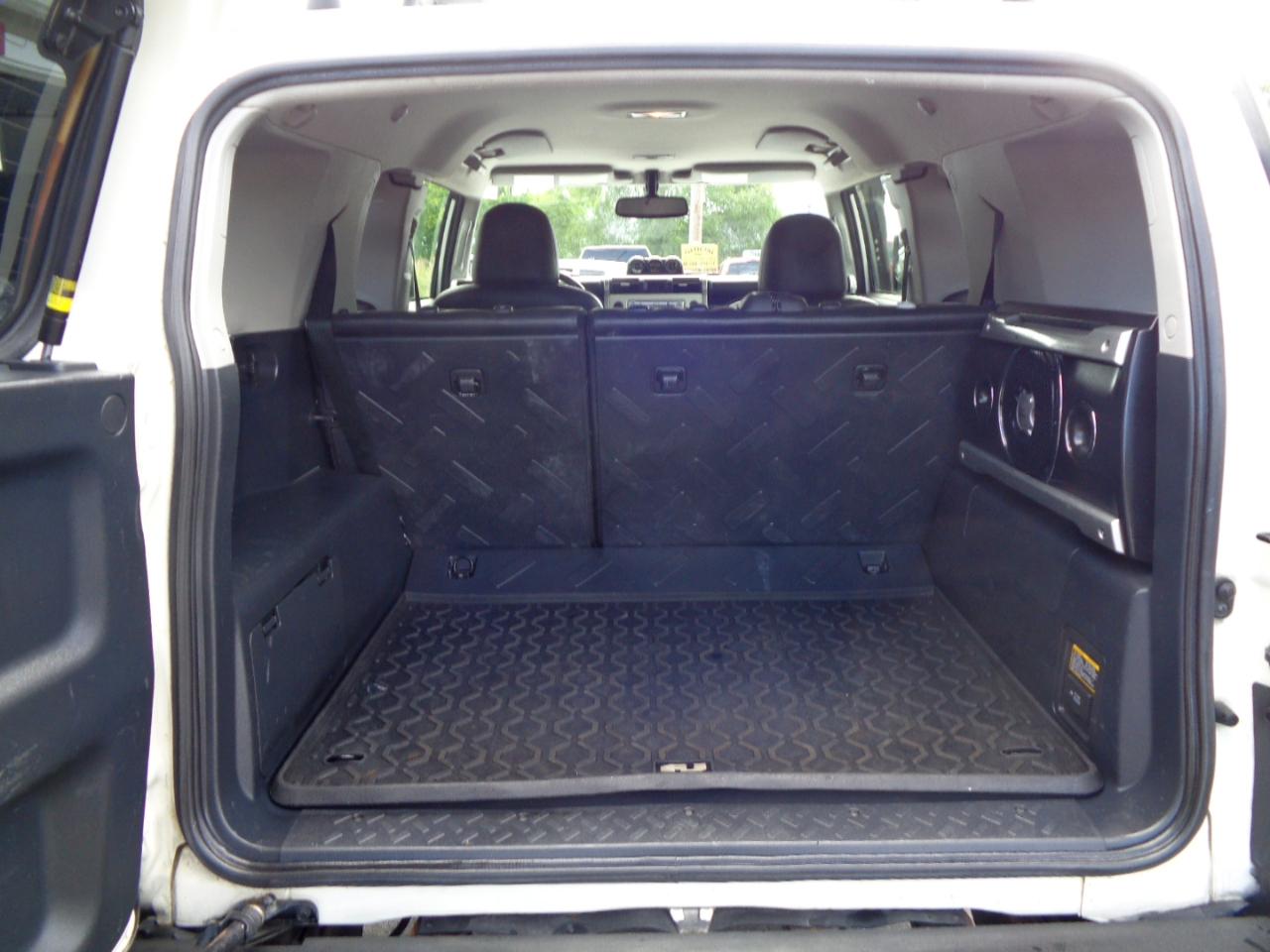 Toyota FJ Cruiser 4WD 4dr Man (Natl) 2013