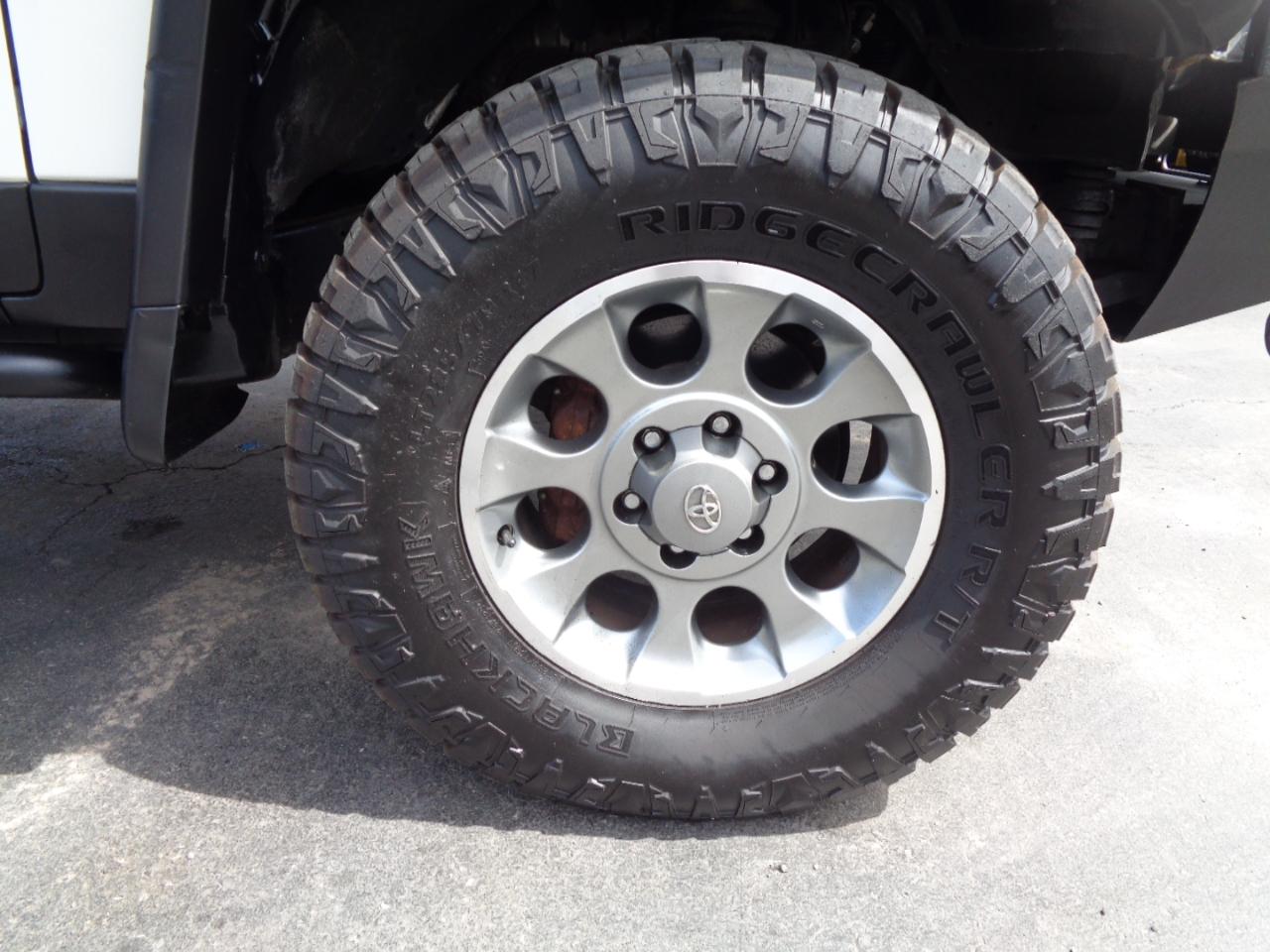 Toyota FJ Cruiser 4WD 4dr Man (Natl) 2013
