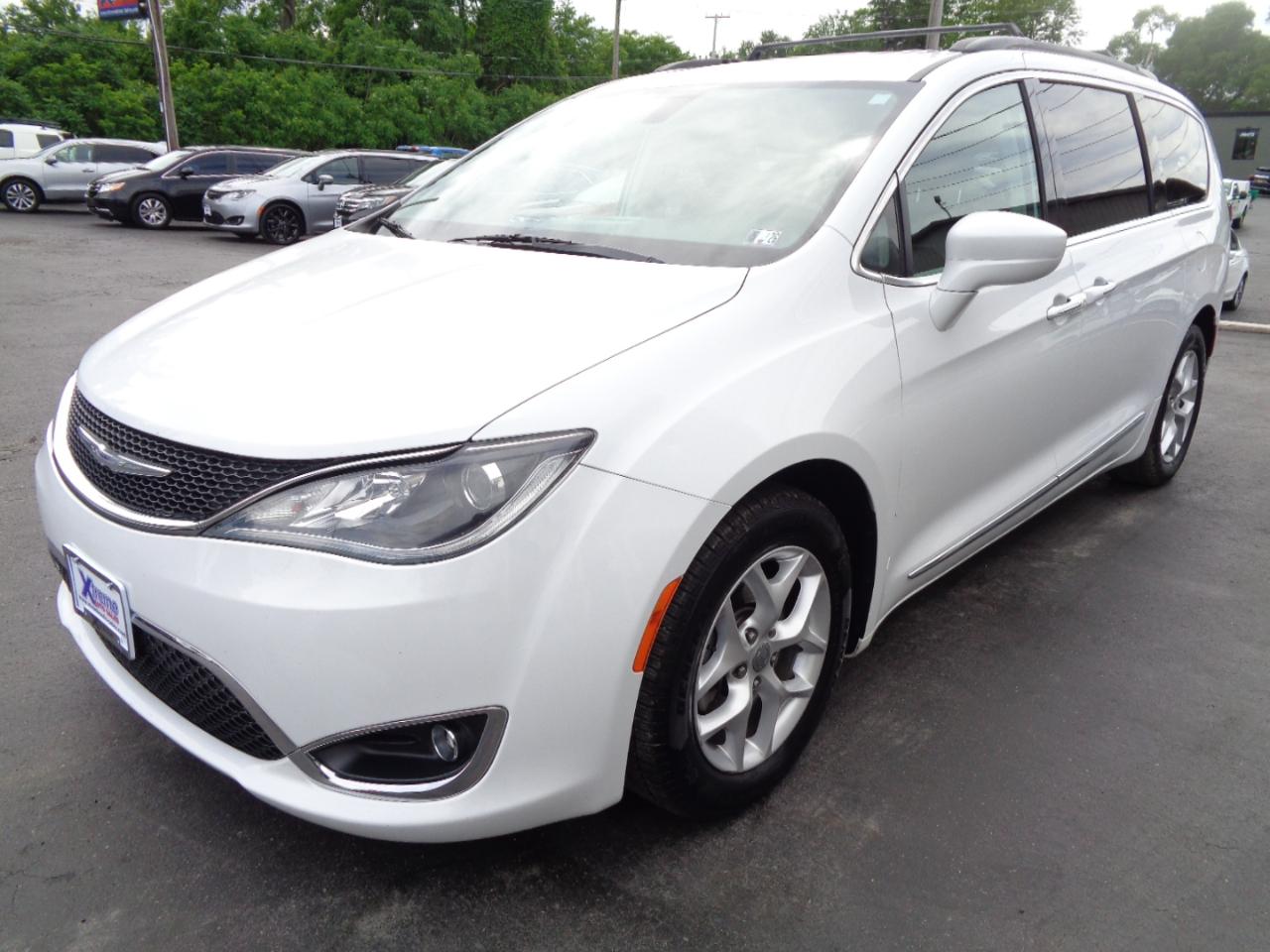 Chrysler Pacifica Touring-L FWD 2017