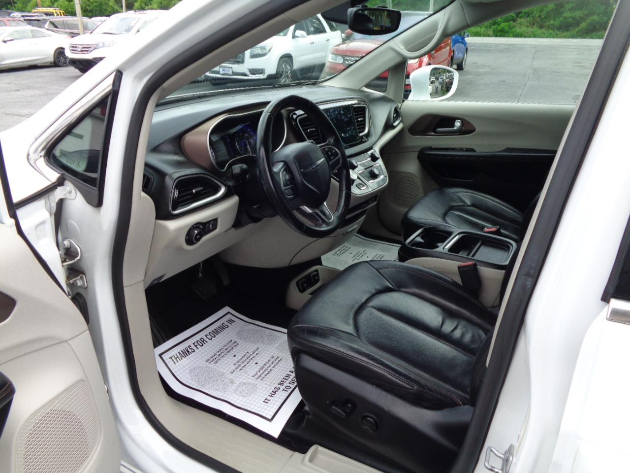 Chrysler Pacifica Touring-L FWD 2017