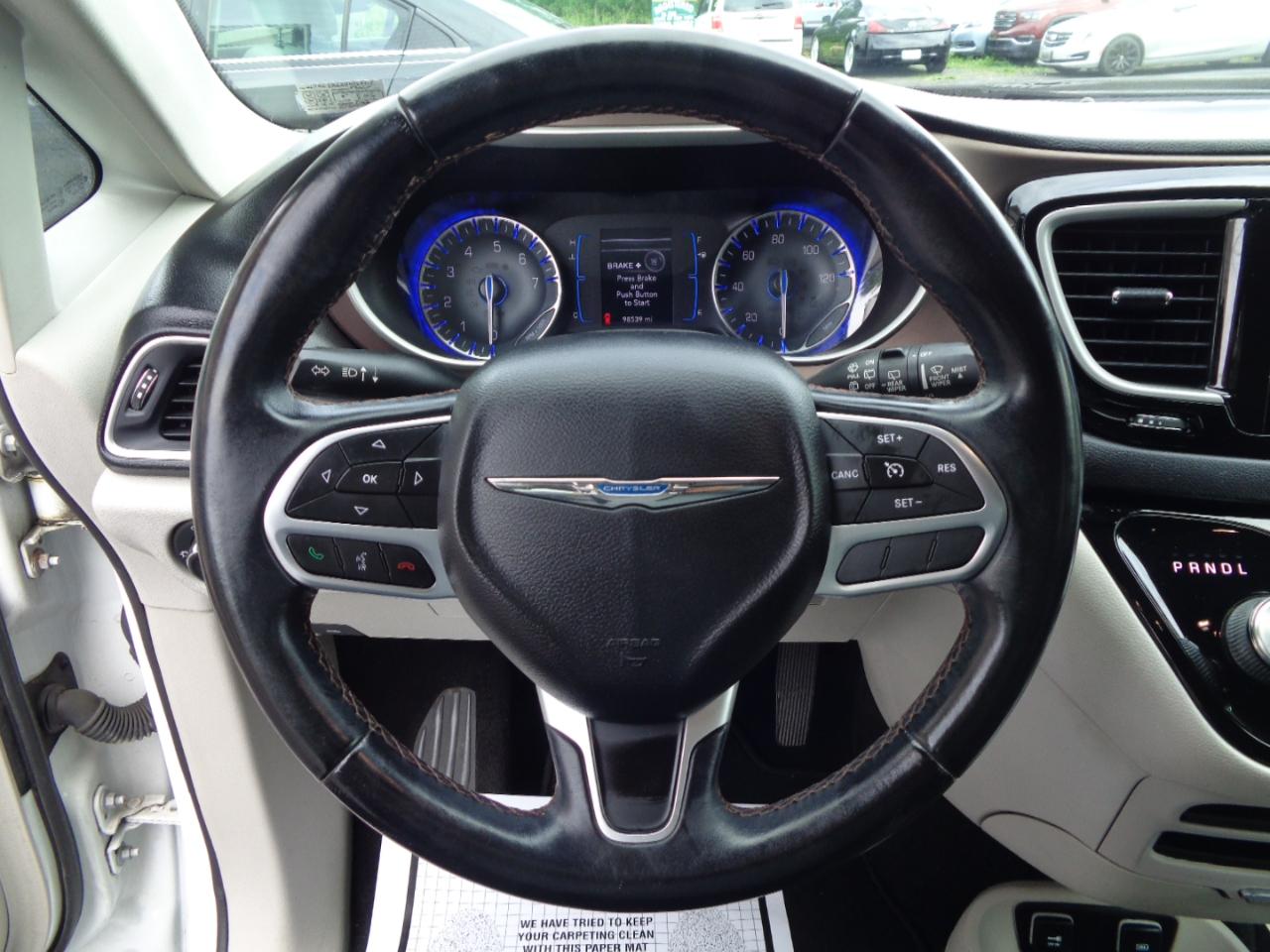 Chrysler Pacifica Touring-L FWD 2017