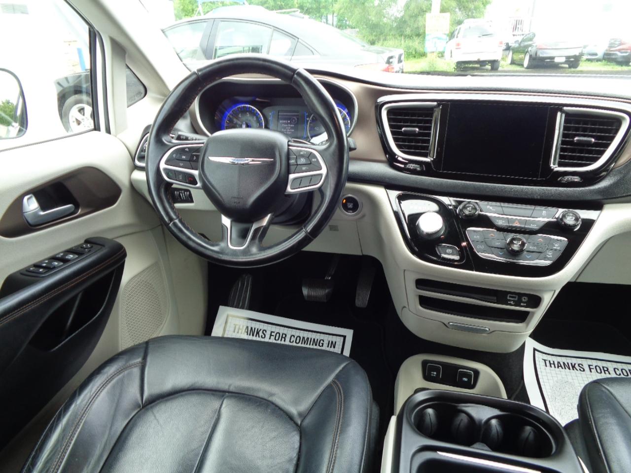 Chrysler Pacifica Touring-L FWD 2017