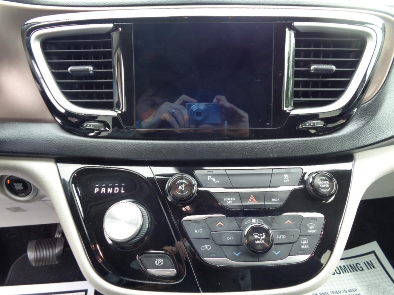 Chrysler Pacifica Touring-L FWD 2017