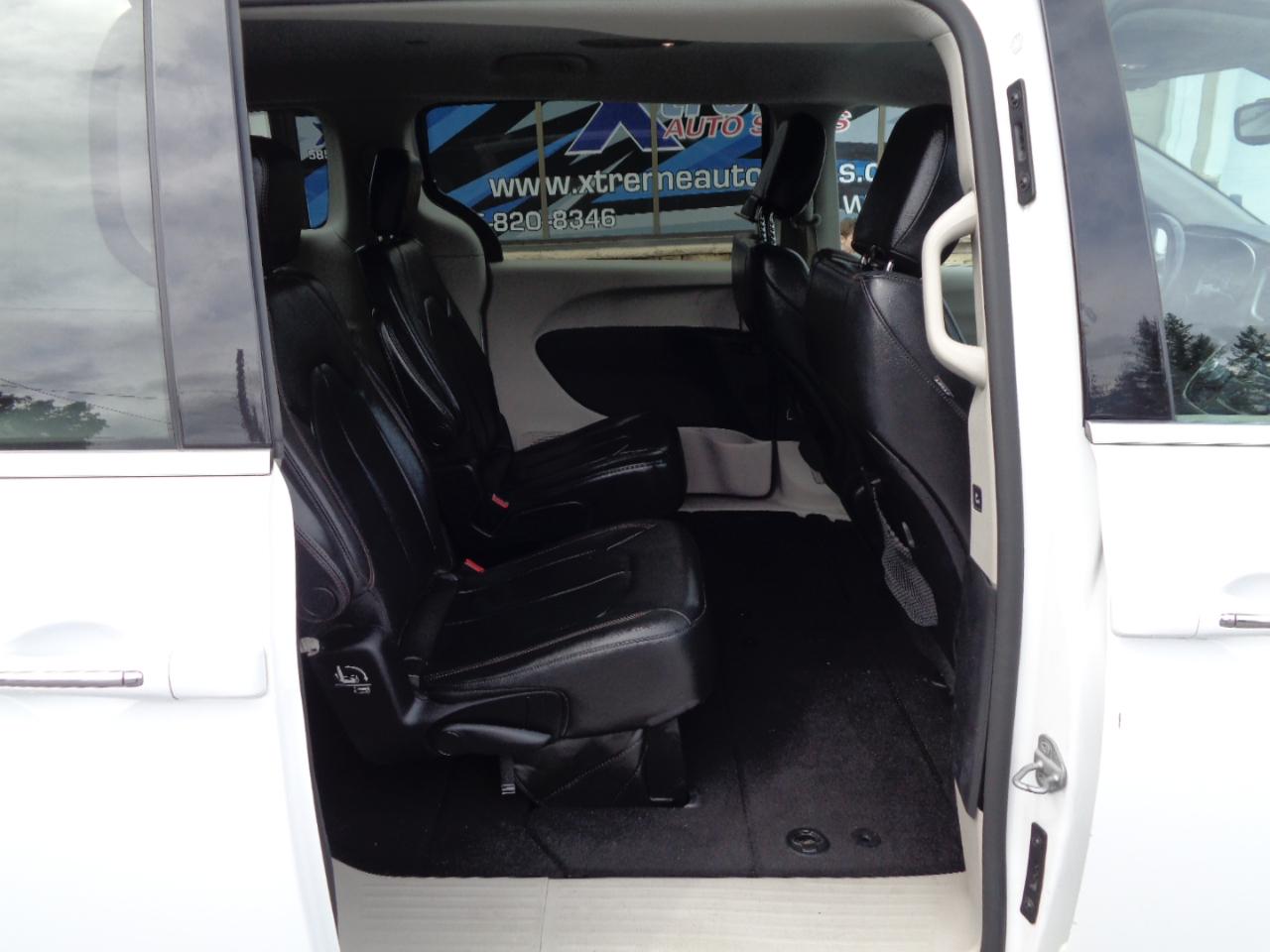 Chrysler Pacifica Touring-L FWD 2017
