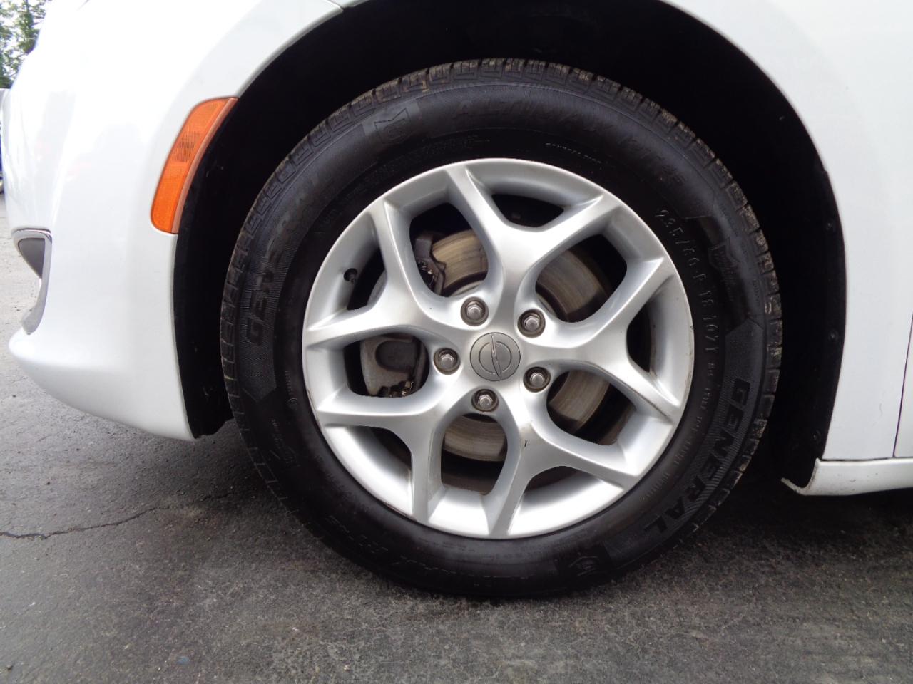 Chrysler Pacifica Touring-L FWD 2017