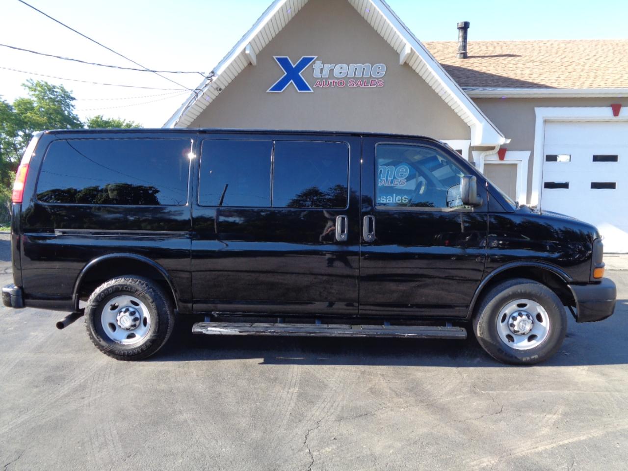 Chevrolet Express Passenger RWD 2500 135" LS 2015