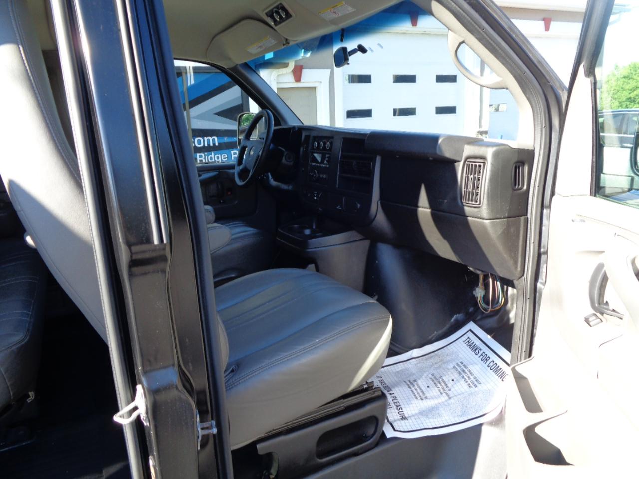 Chevrolet Express Passenger RWD 2500 135" LS 2015