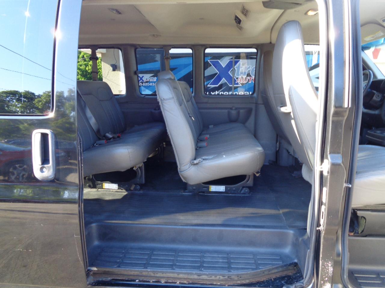 Chevrolet Express Passenger RWD 2500 135" LS 2015