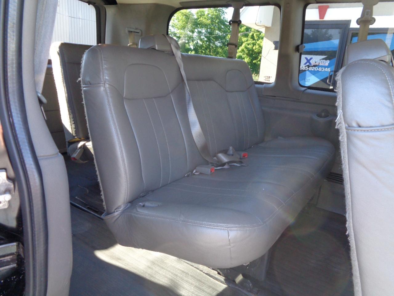Chevrolet Express Passenger RWD 2500 135" LS 2015