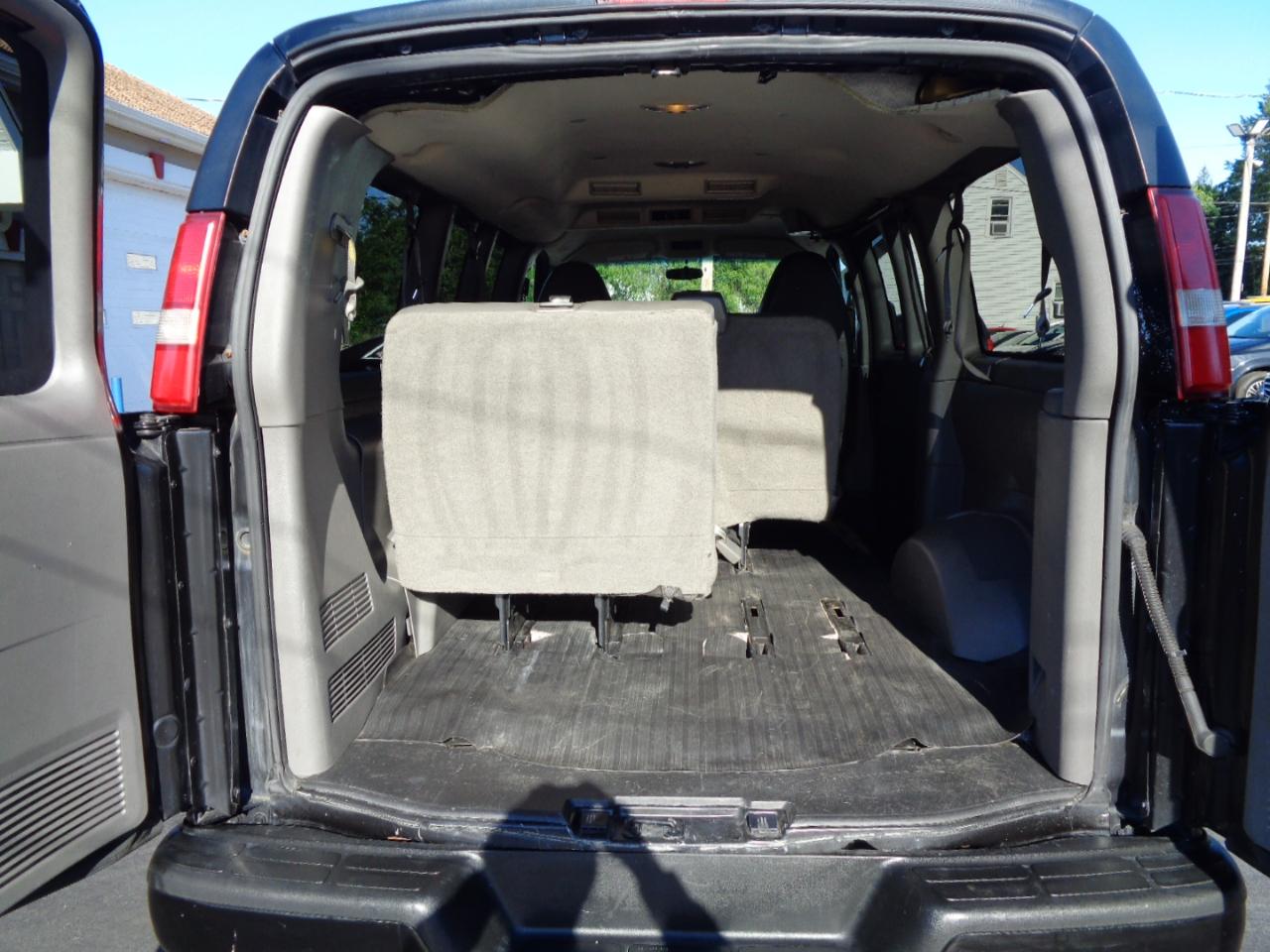 Chevrolet Express Passenger RWD 2500 135" LS 2015