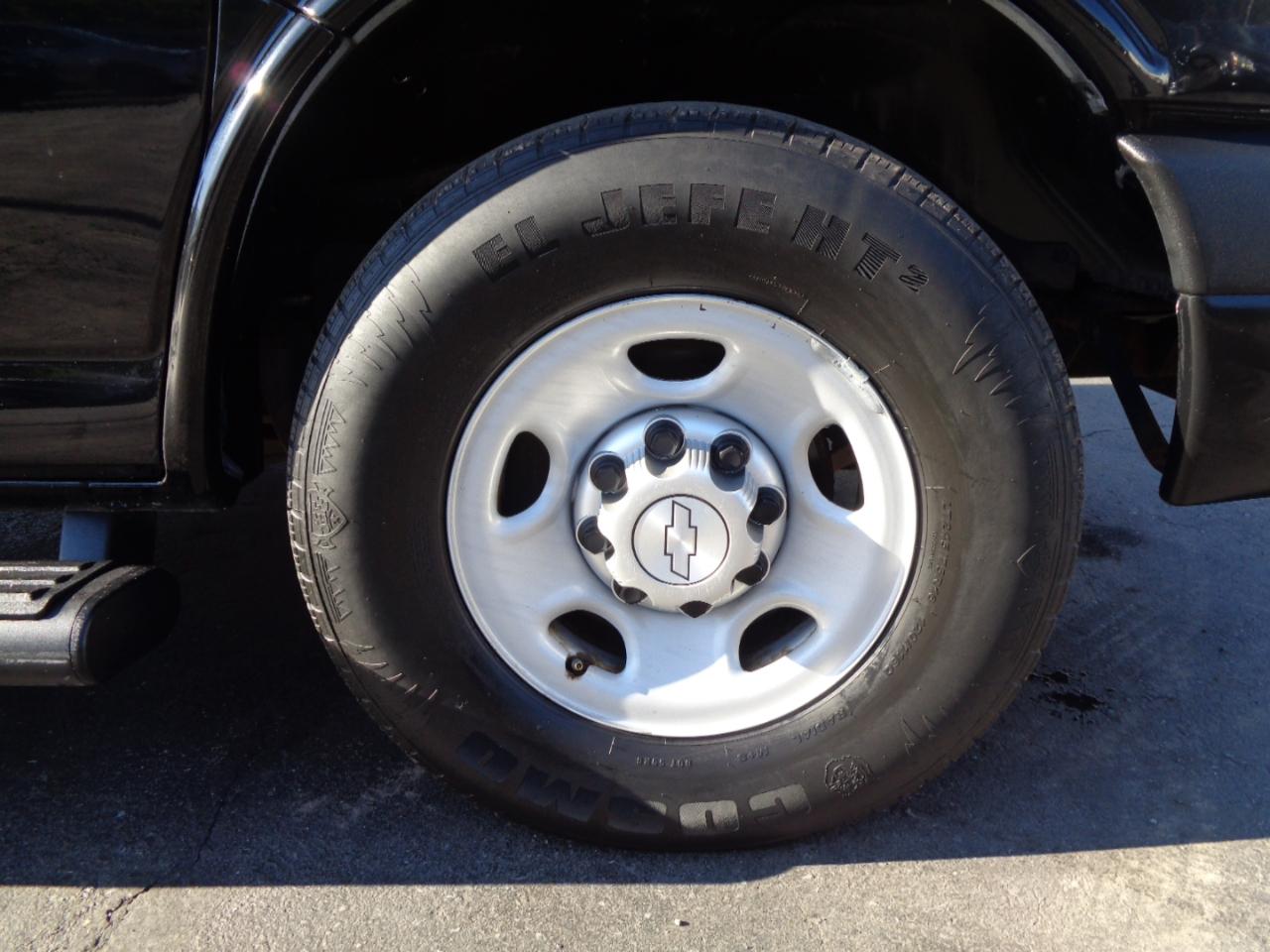 Chevrolet Express Passenger RWD 2500 135" LS 2015