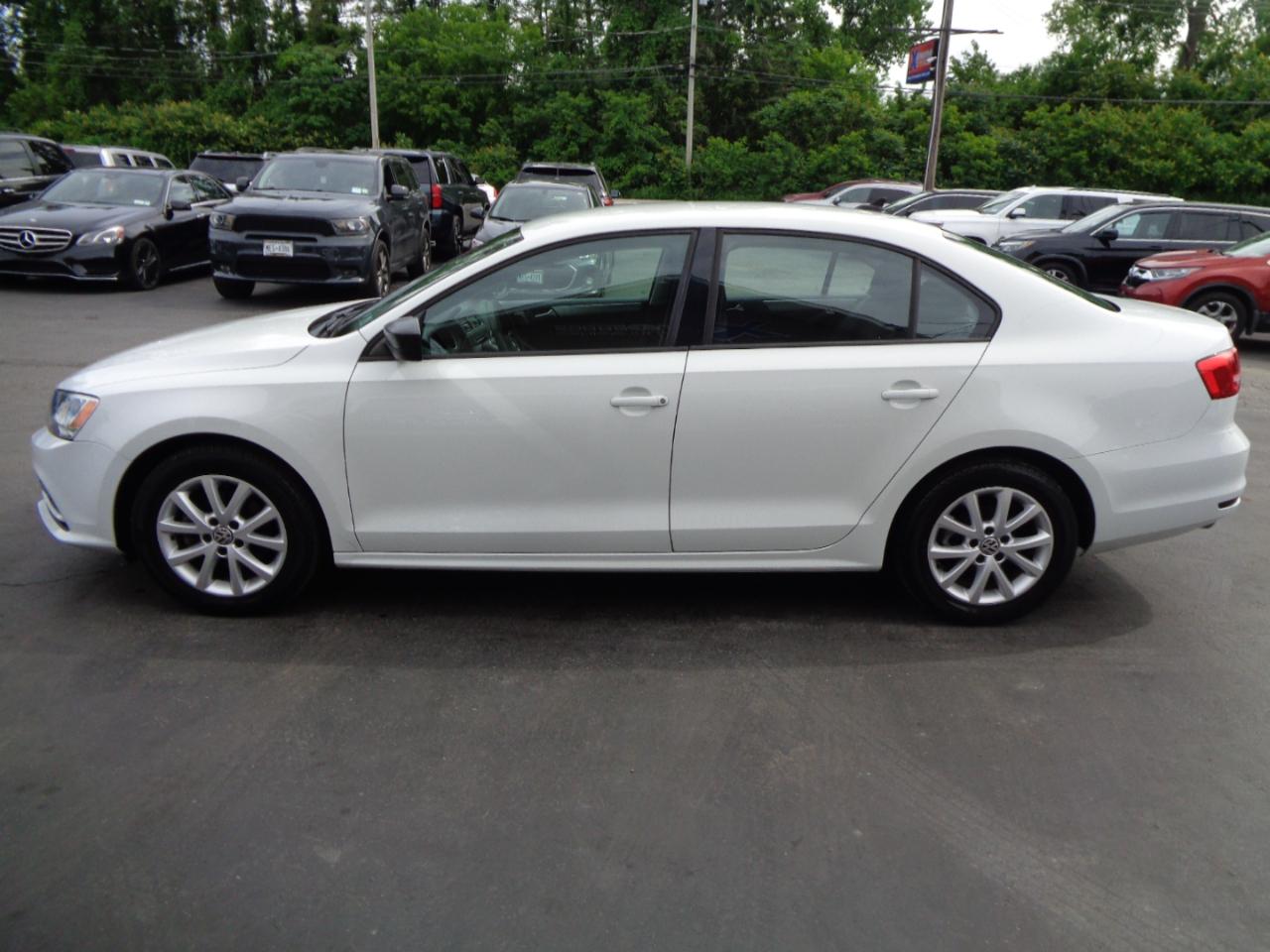 Volkswagen Jetta Sedan 4dr Auto 1.8T SE PZEV 2015