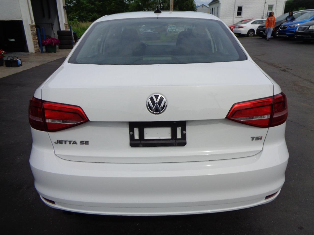 Volkswagen Jetta Sedan 4dr Auto 1.8T SE PZEV 2015