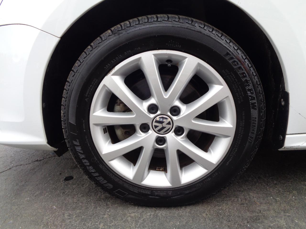 Volkswagen Jetta Sedan 4dr Auto 1.8T SE PZEV 2015
