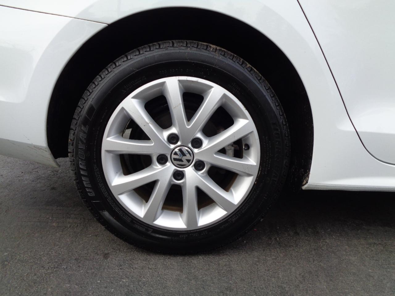 Volkswagen Jetta Sedan 4dr Auto 1.8T SE PZEV 2015