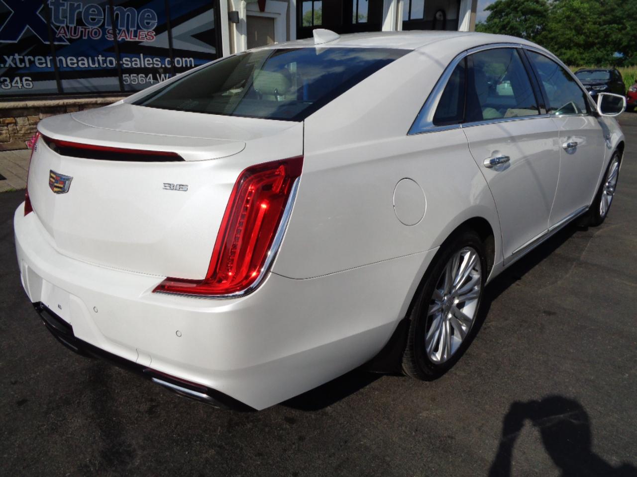 Cadillac XTS 4dr Sdn Luxury FWD 2018