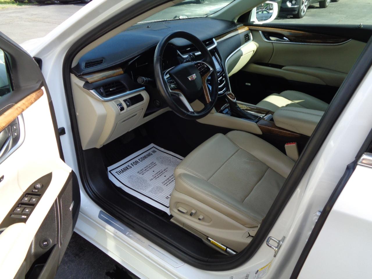 Cadillac XTS 4dr Sdn Luxury FWD 2018