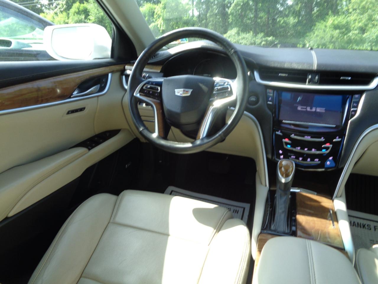 Cadillac XTS 4dr Sdn Luxury FWD 2018