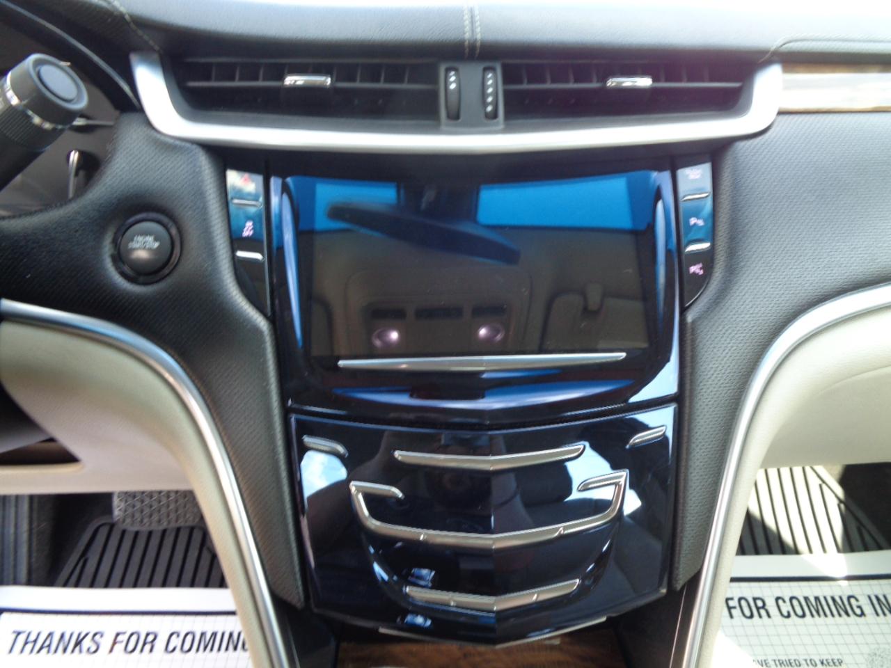 Cadillac XTS 4dr Sdn Luxury FWD 2018