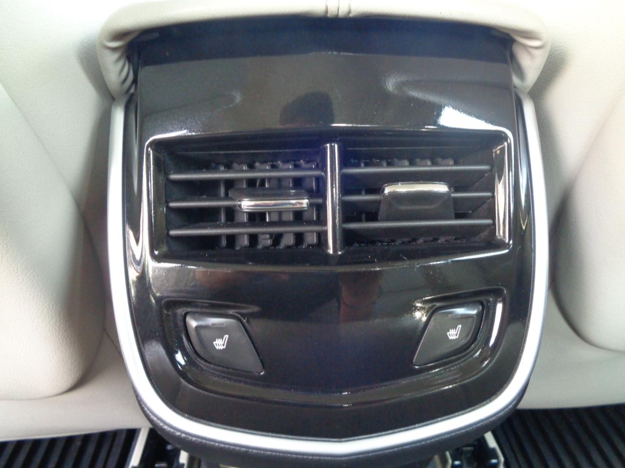 Cadillac XTS 4dr Sdn Luxury FWD 2018
