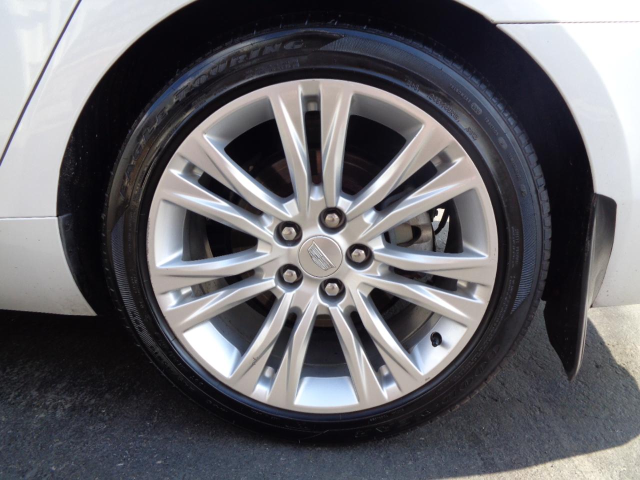 Cadillac XTS 4dr Sdn Luxury FWD 2018