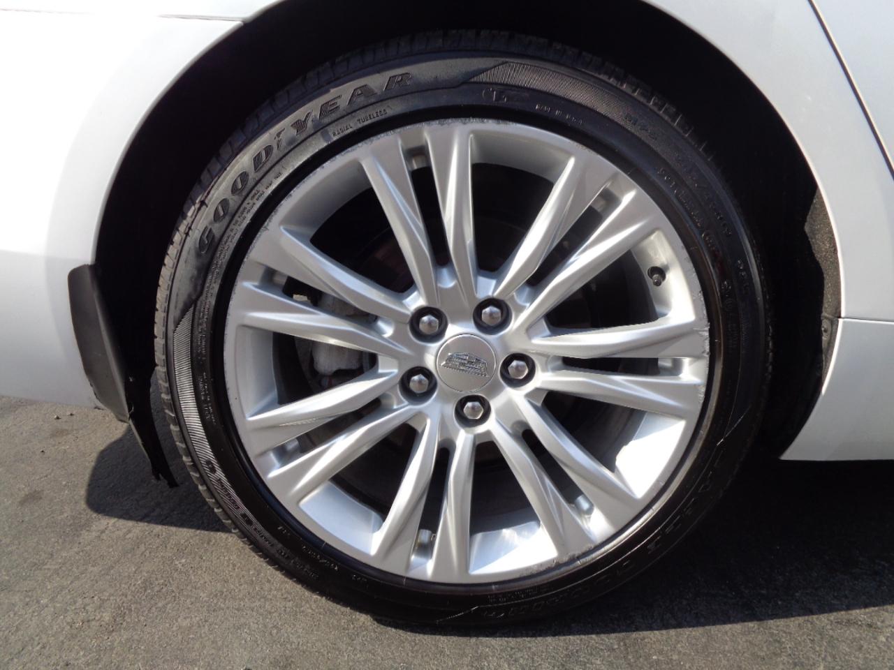 Cadillac XTS 4dr Sdn Luxury FWD 2018