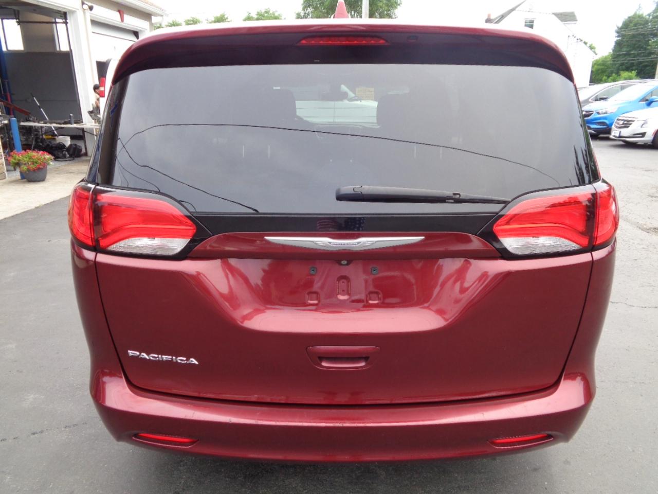 Chrysler Pacifica Touring FWD 2017