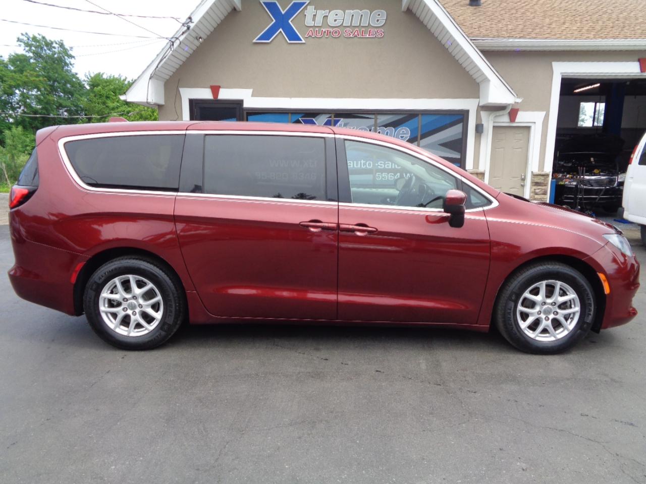 Chrysler Pacifica Touring FWD 2017