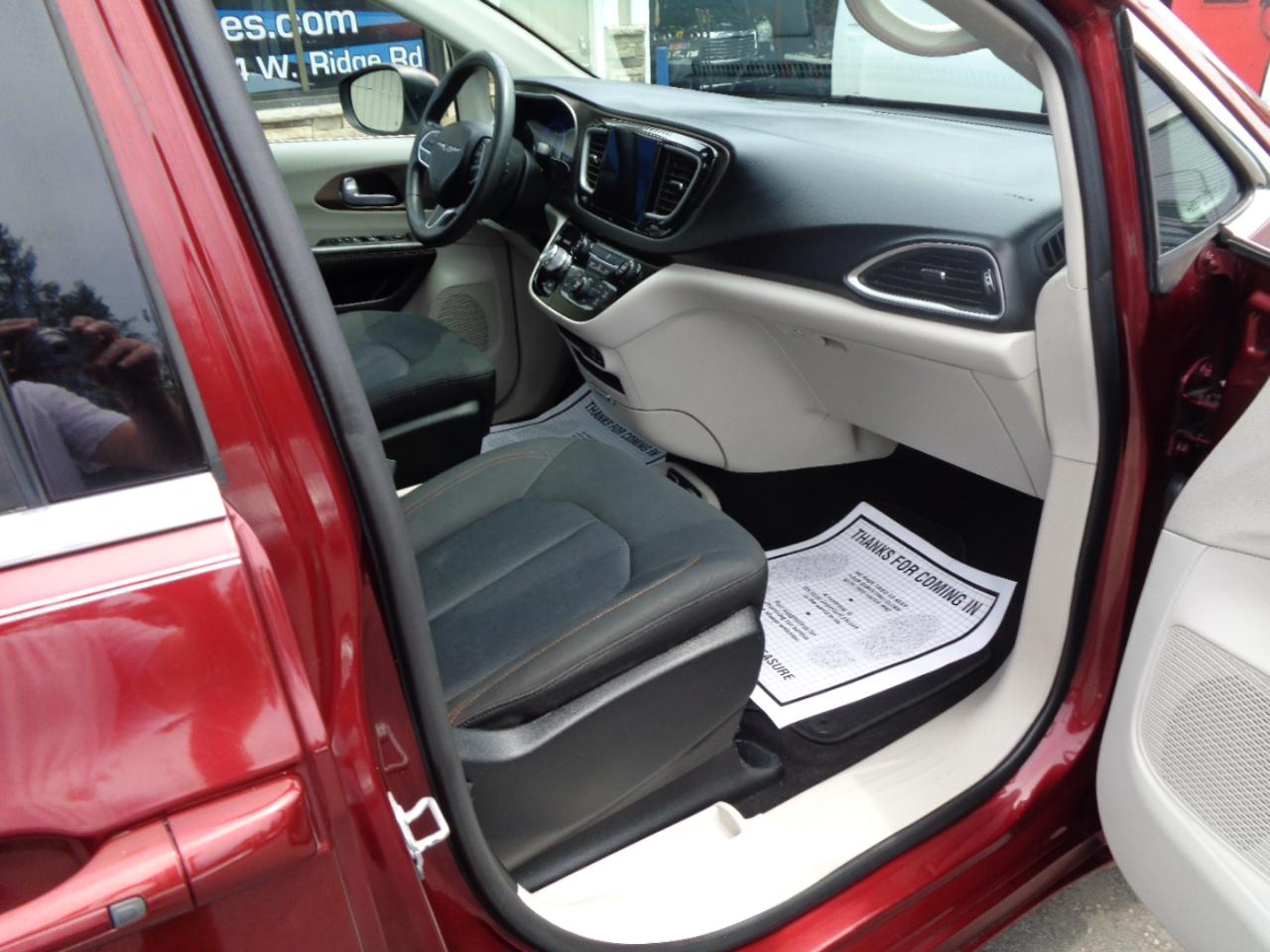 Chrysler Pacifica Touring FWD 2017