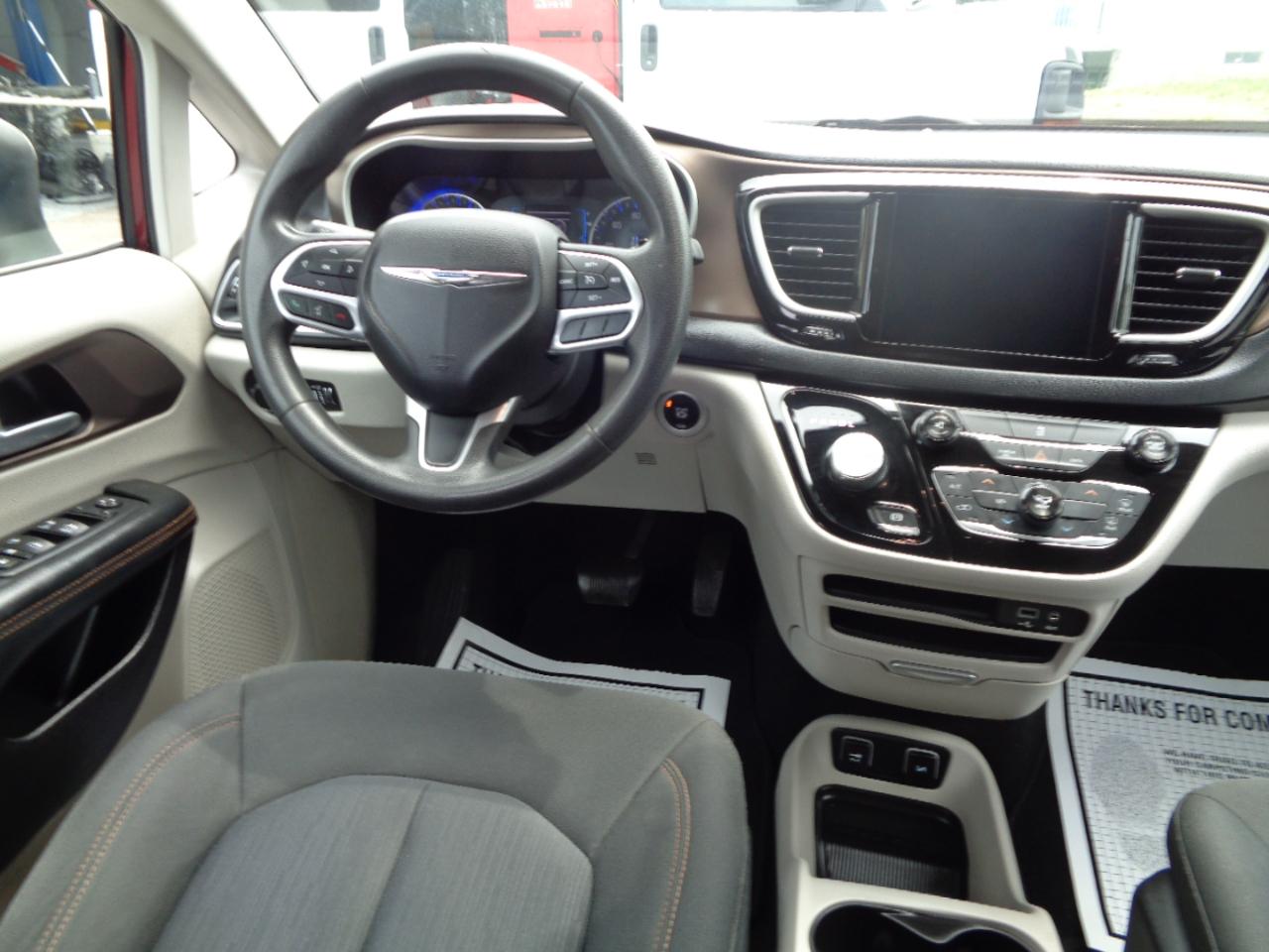 Chrysler Pacifica Touring FWD 2017