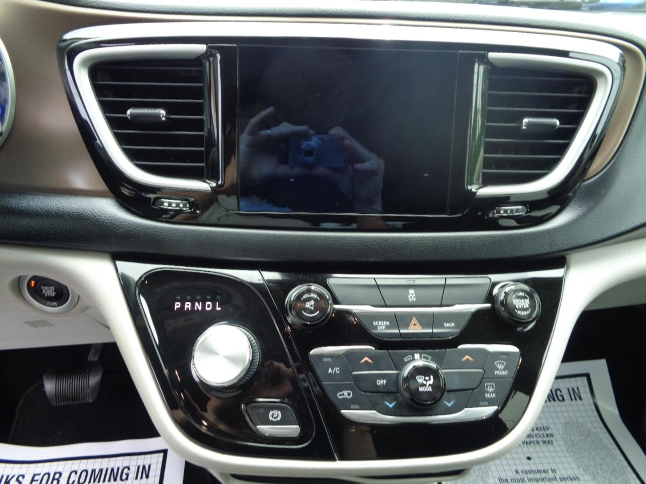 Chrysler Pacifica Touring FWD 2017