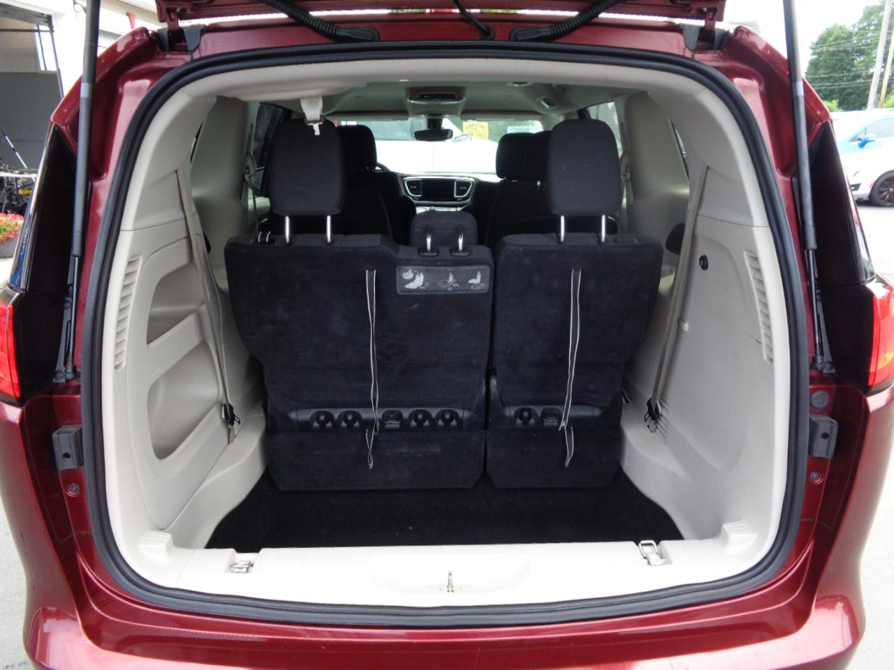 Chrysler Pacifica Touring FWD 2017
