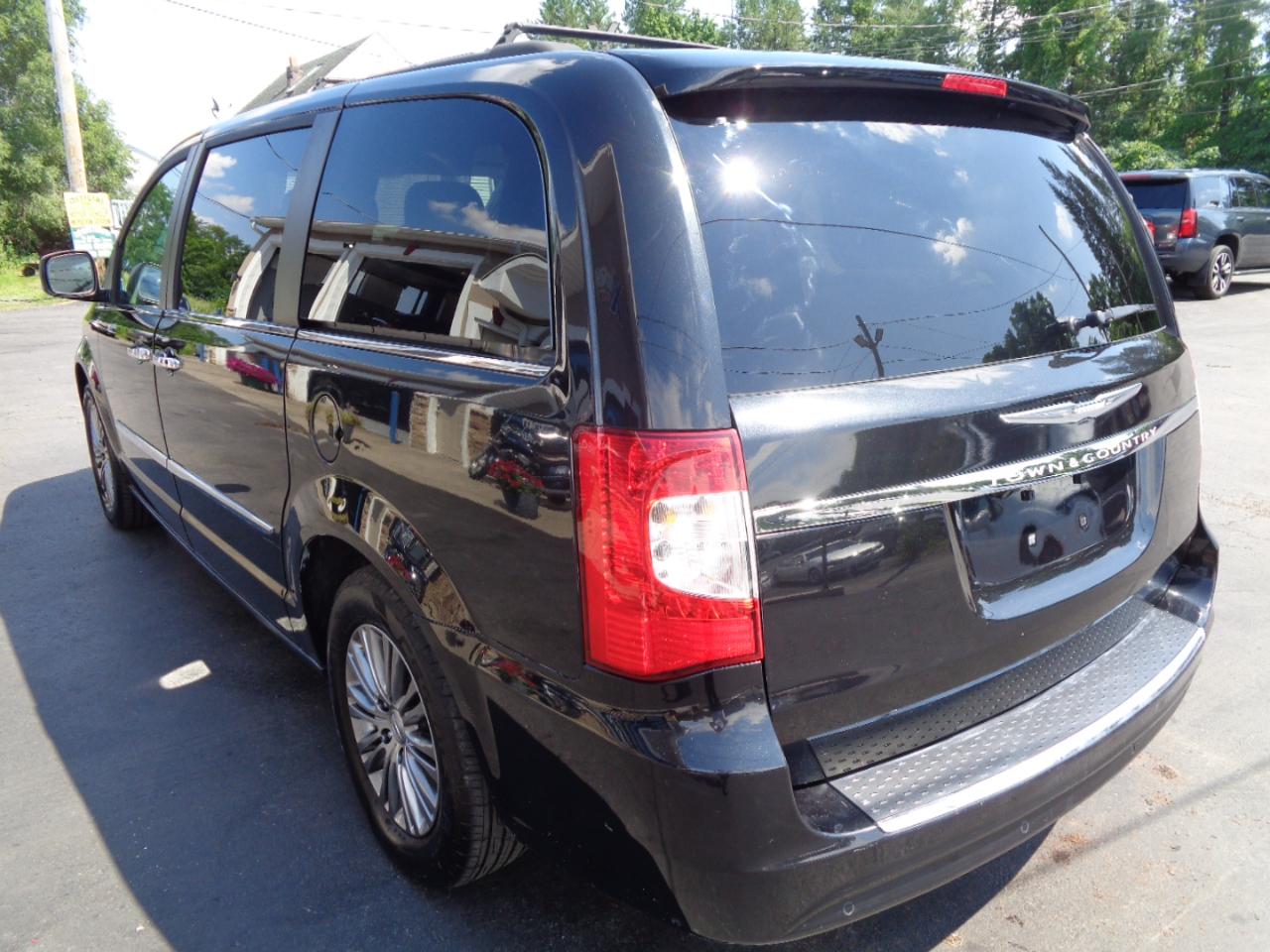 Chrysler Town & Country 4dr Wgn Touring-L 2014