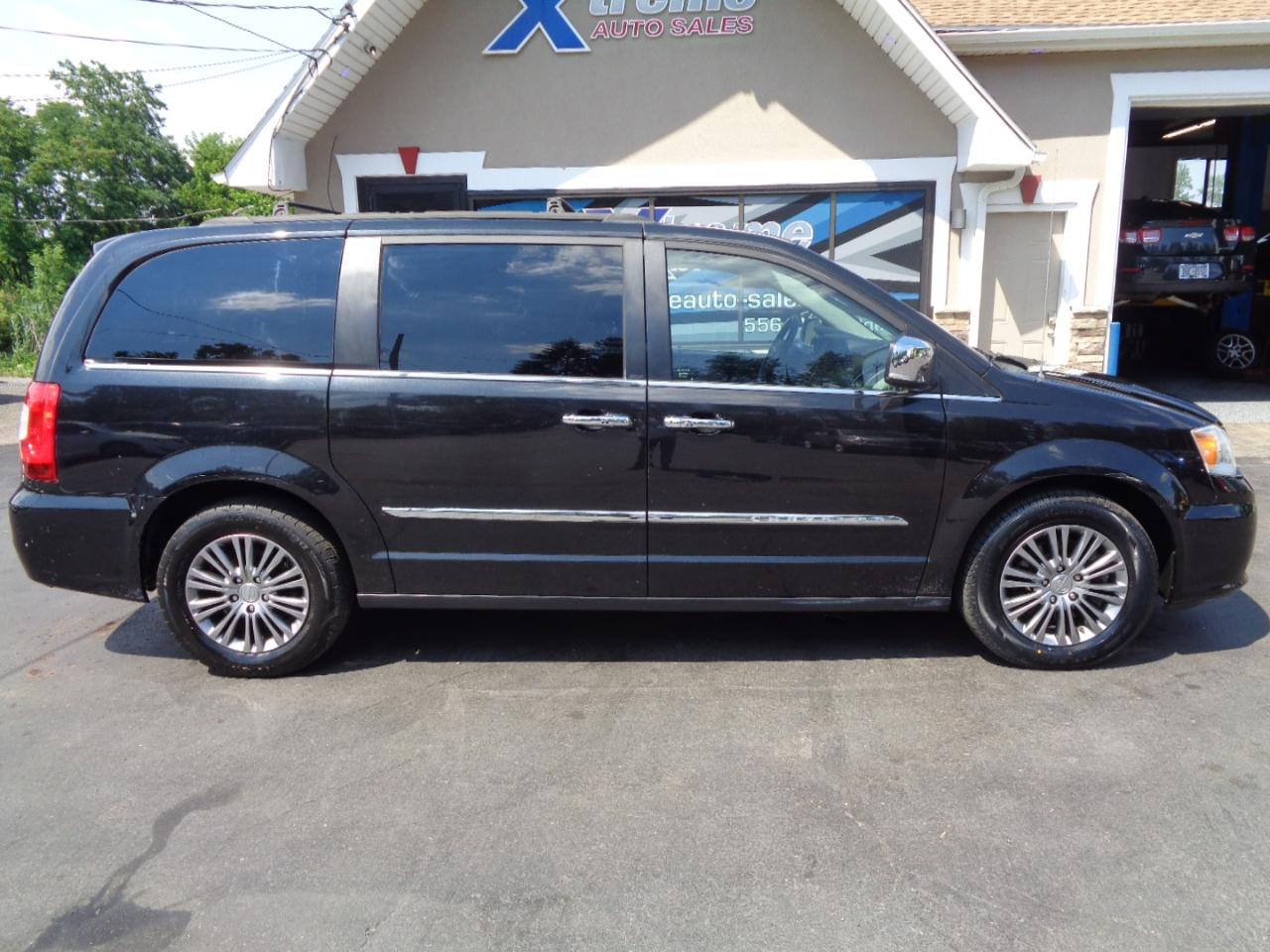 Chrysler Town & Country 4dr Wgn Touring-L 2014