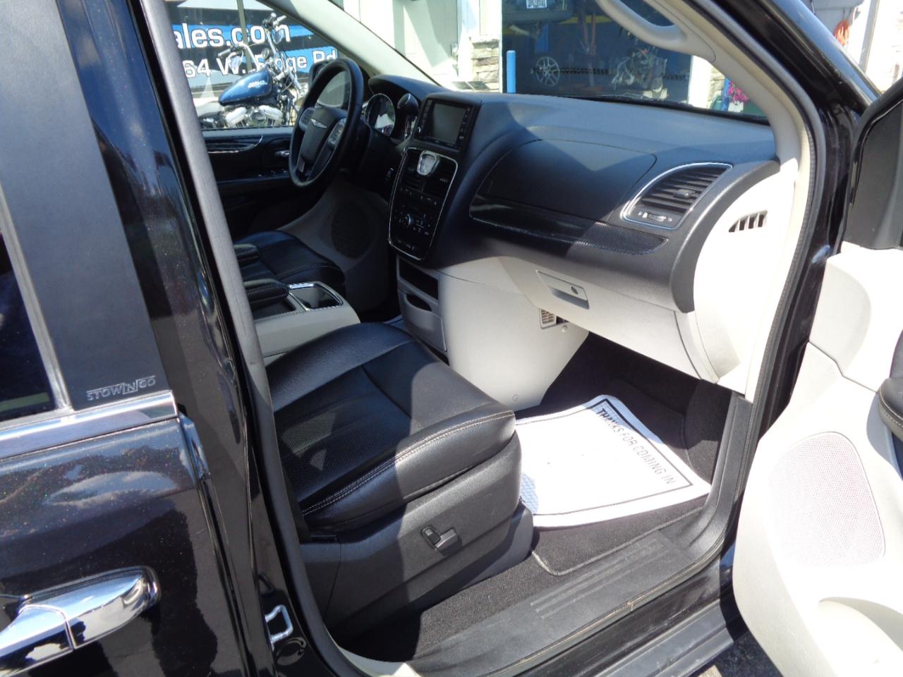 Chrysler Town & Country 4dr Wgn Touring-L 2014