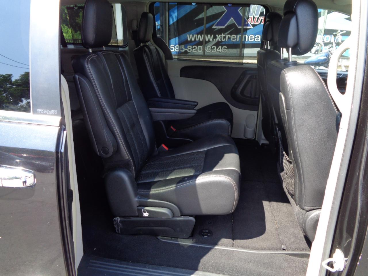 Chrysler Town & Country 4dr Wgn Touring-L 2014