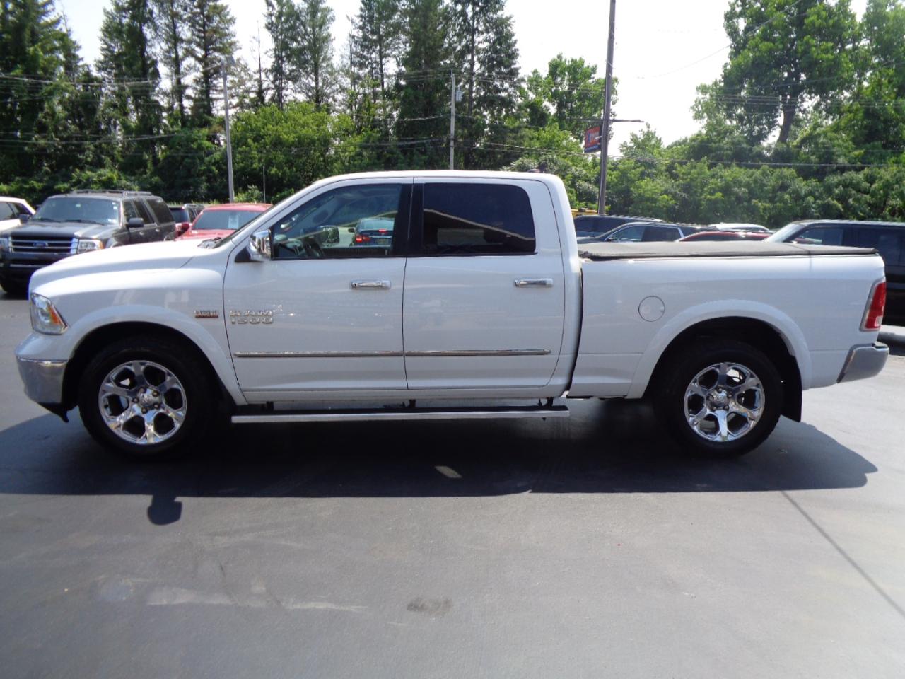 RAM 1500 Laramie 4x4 Crew Cab 6'4" Box 2018
