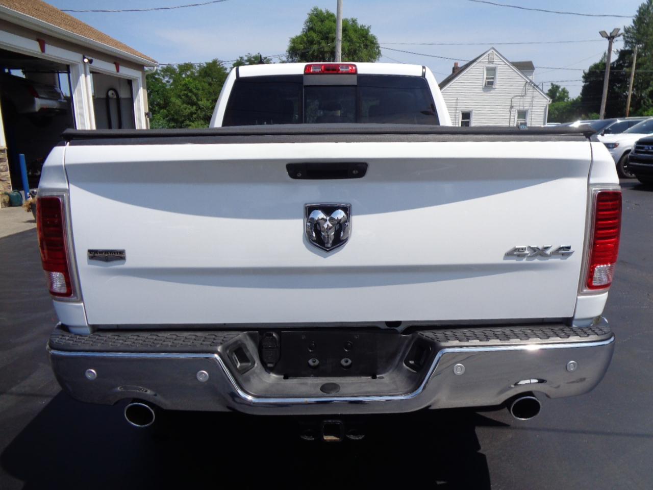 RAM 1500 Laramie 4x4 Crew Cab 6'4" Box 2018