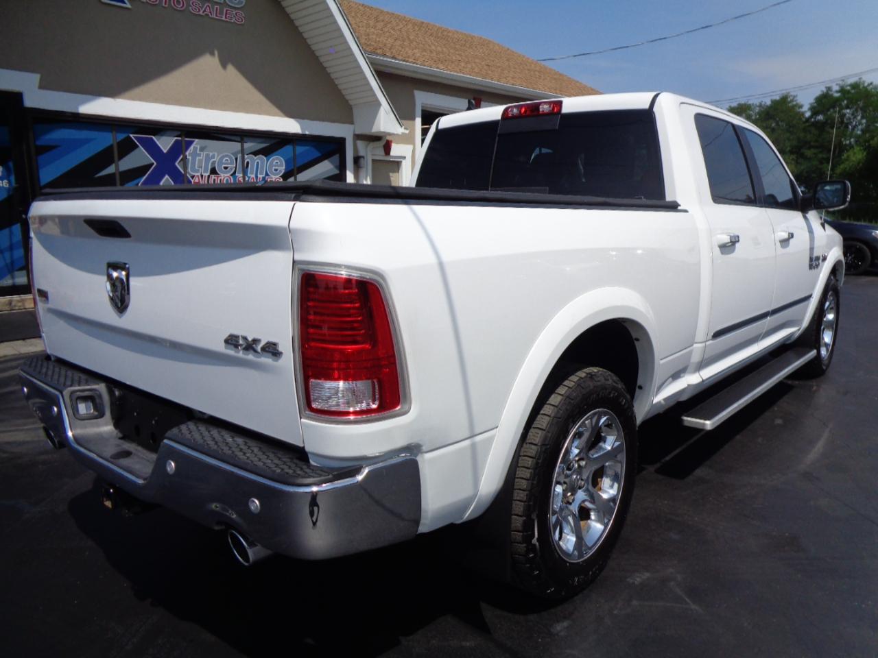 RAM 1500 Laramie 4x4 Crew Cab 6'4" Box 2018