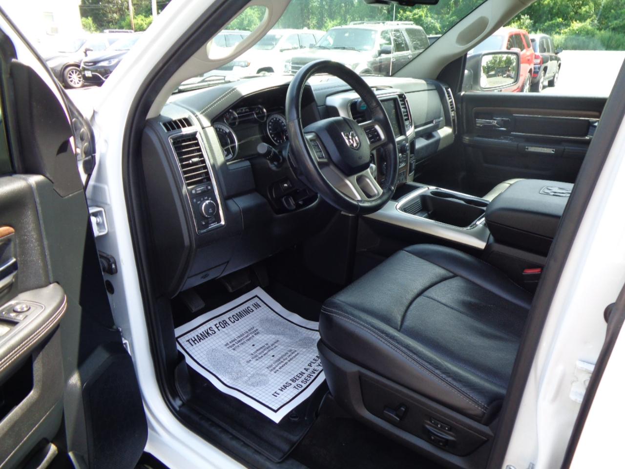 RAM 1500 Laramie 4x4 Crew Cab 6'4" Box 2018