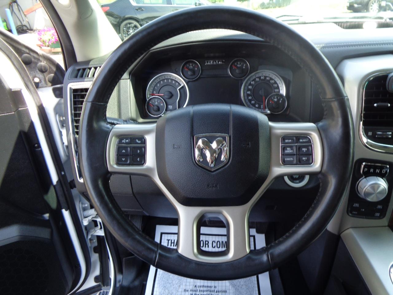 RAM 1500 Laramie 4x4 Crew Cab 6'4" Box 2018