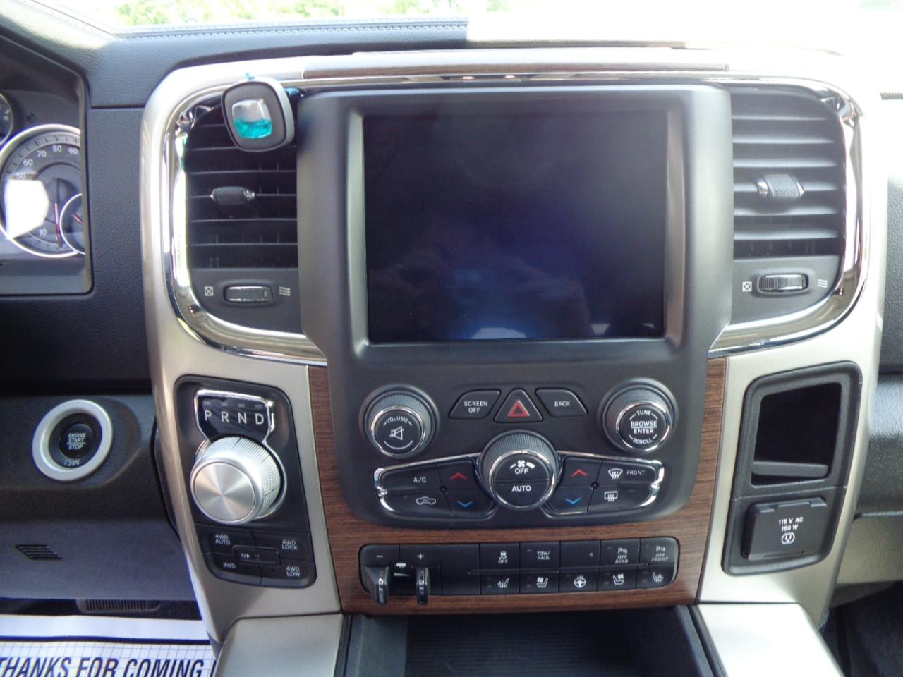 RAM 1500 Laramie 4x4 Crew Cab 6'4" Box 2018