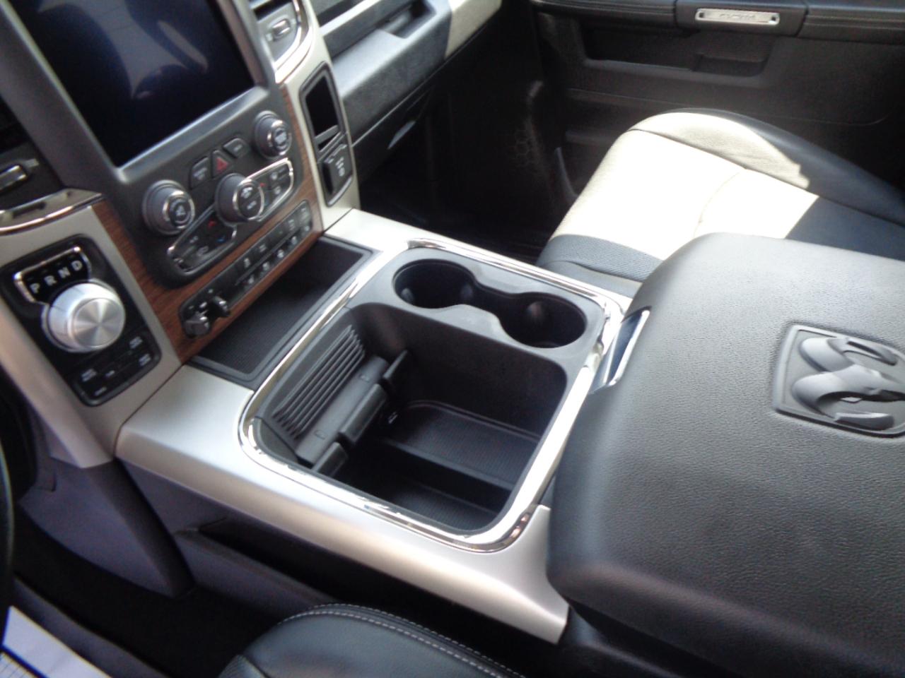 RAM 1500 Laramie 4x4 Crew Cab 6'4" Box 2018