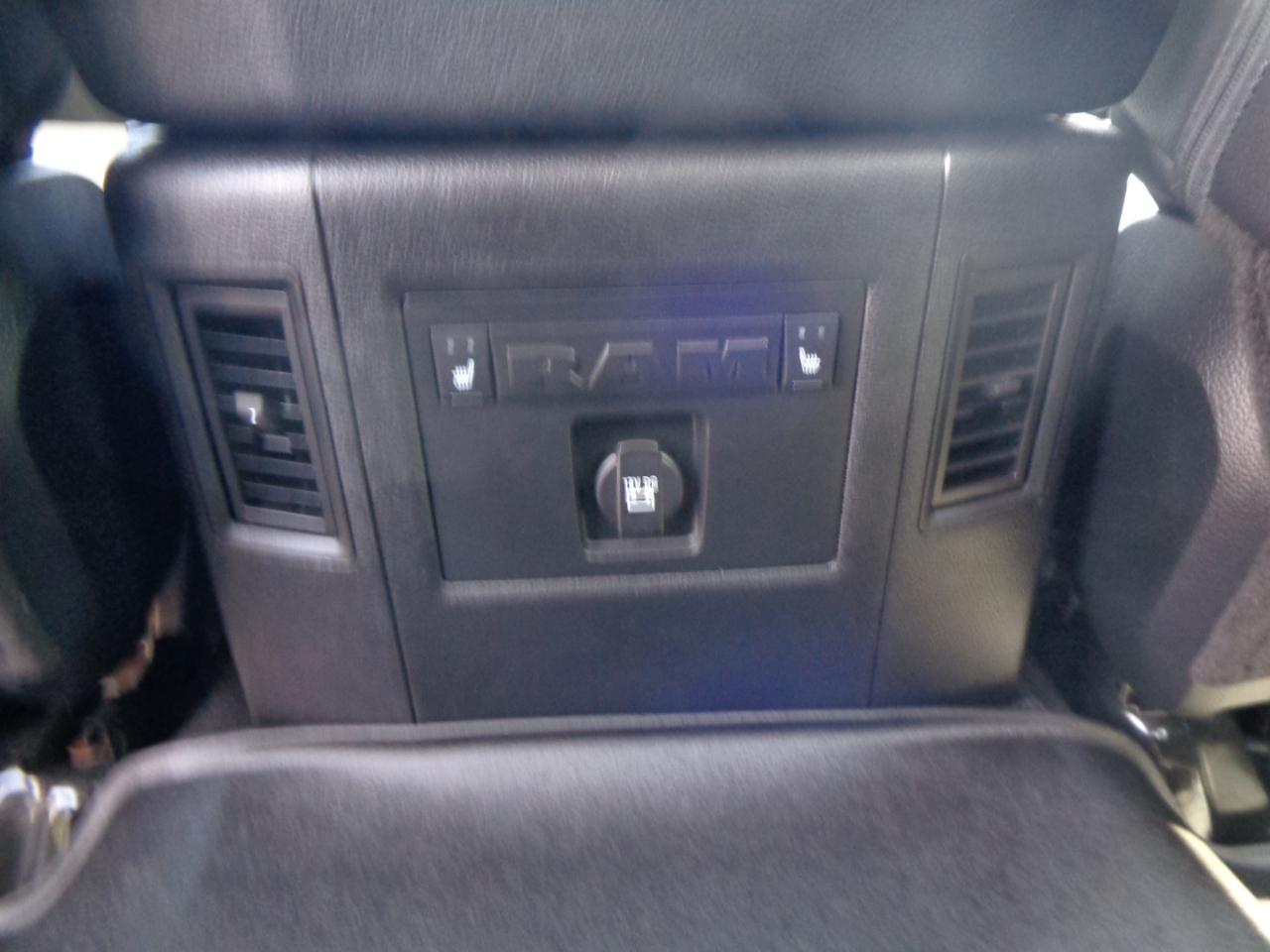RAM 1500 Laramie 4x4 Crew Cab 6'4" Box 2018