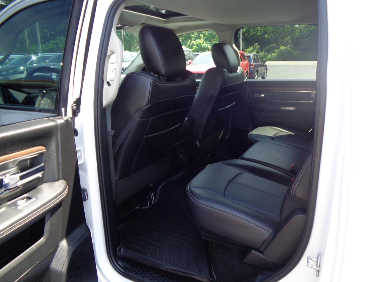 RAM 1500 Laramie 4x4 Crew Cab 6'4" Box 2018
