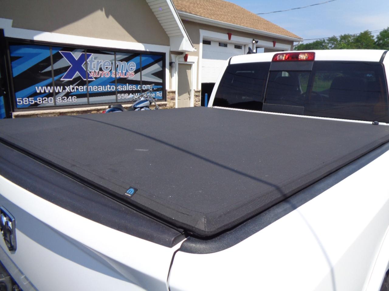 RAM 1500 Laramie 4x4 Crew Cab 6'4" Box 2018