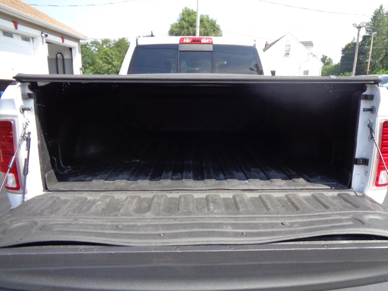 RAM 1500 Laramie 4x4 Crew Cab 6'4" Box 2018