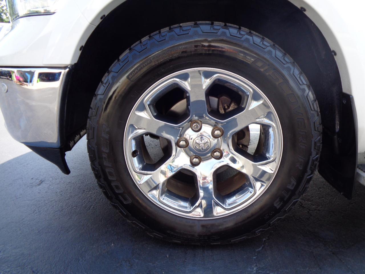 RAM 1500 Laramie 4x4 Crew Cab 6'4" Box 2018