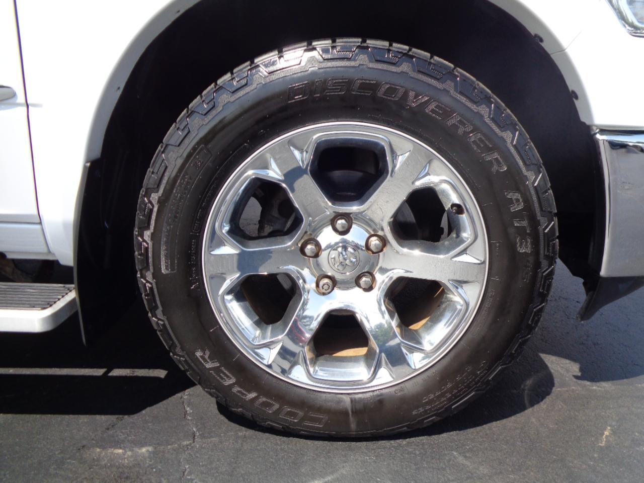 RAM 1500 Laramie 4x4 Crew Cab 6'4" Box 2018