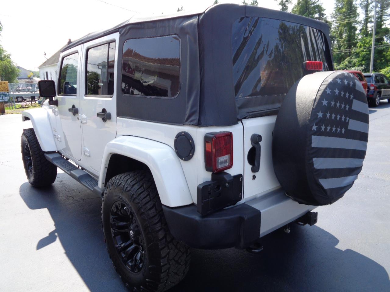 Jeep Wrangler Unlimited 4WD 4dr Sahara 2014